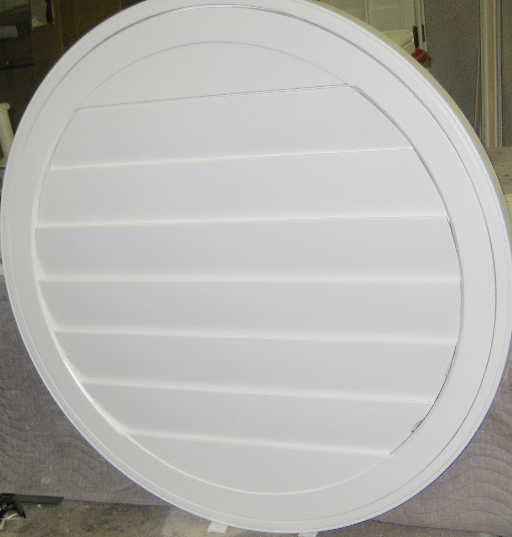 Close Circle Window Shutter